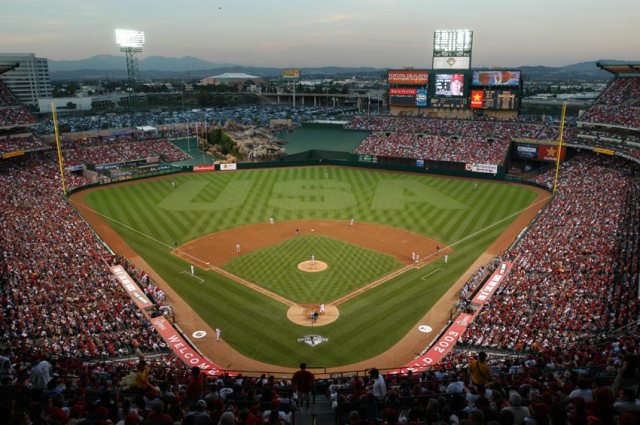 angel_stadium_of_anaheim